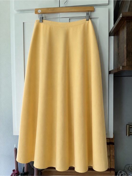 Stephanie Andrews Dresses & Skirts - Vintage Stephanie Andrews 100% Silk Butter Yellow A-Line Maxi Skirt| Size 14